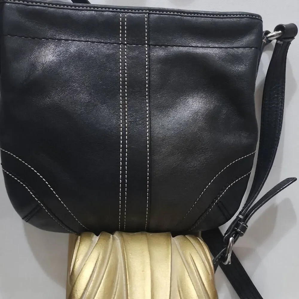 Coach crossbody off zip